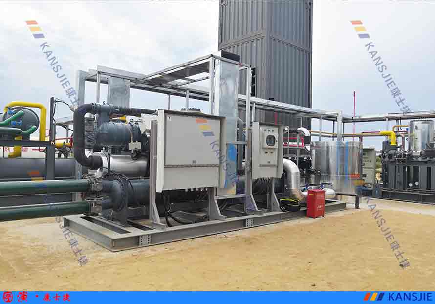 大型螺桿式制冷機(jī)組使用現(xiàn)場